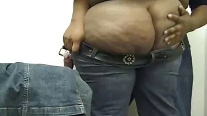 Gays gặp nhau trong một phòng trưng bày phim sec dit nhau khong che và quyết định quan hệ tình dục