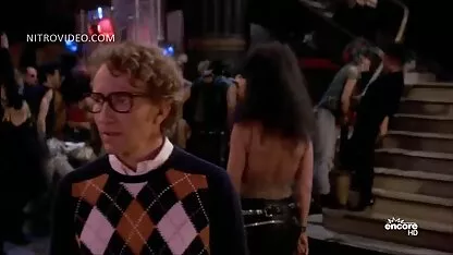 Cô gái cho thổi kèn trên những lời khuyên của một fim sec khong che người Pháp couturier
