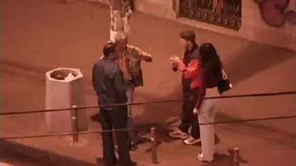 Đây là cách nhân viên pim sec khong che y tế vui vẻ trong giờ làm việc.
