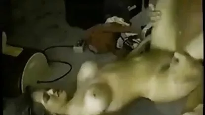 Những phim sec khong che hay chàng trai đã chọn Nga gà con trong cửa hàng và fuck trong căn hộ