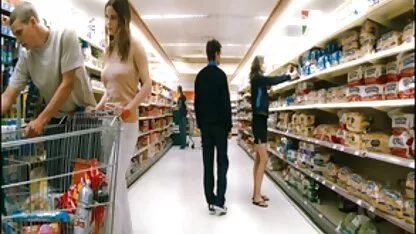 Slutty Babe Simon Peaches hút khổng lồ tinh ranh cứng với cô ấy rôm rả sec khong che đôi môi