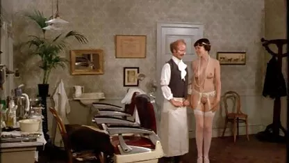 Các chó cái đặt xem phim sec ko che trên một strapon và fuck cô ấy bạn gái trong hậu môn
