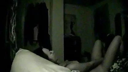 Hai kẻ fucked ﻿phim sec khong che một đẹp brunette trong các phòng tập thể dục