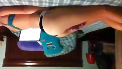 Busty sec dit nhau khong che preoccupied con điếm vuốt ve cô ấy L. với cô ấy ngón tay