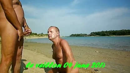 Hai anh chàng sec kong che có một con chó cái tuyệt đẹp trong lỗ của họ