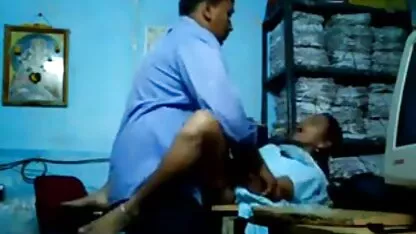 Video nghiệp dư về thủ dâm âm đạo phụ nữ và cận cảnh blowjob. phim sec khong che moi Cô gái vuốt ve âm vật bằng những chuyển động nhẹ