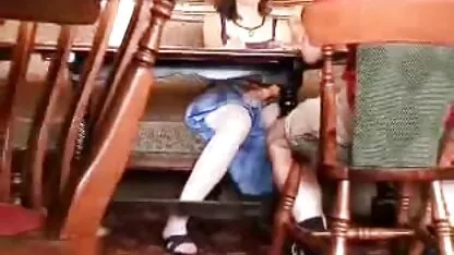 Hai kẻ fucked một cô gái phim sec pha trinh khong che tóc vàng trong những vườn