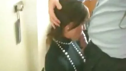 Redhead milf chơi xem phim sec ko che với một chai