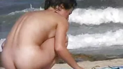 Babes liếm xem phim sec ko che pussies qua các hồ bơi